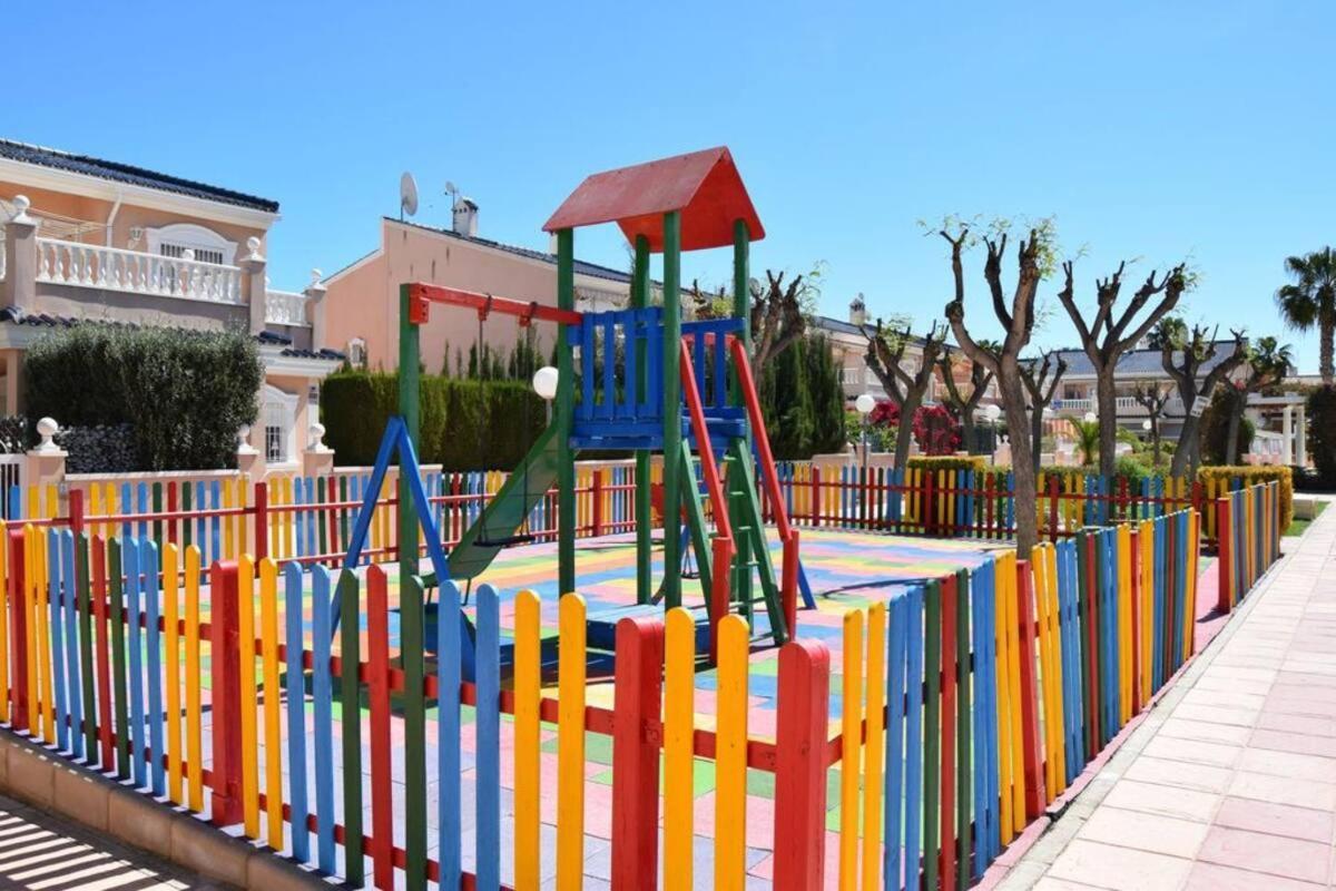 Gran Alicante Bungalow In Beach Resort Puerto Marino Luaran gambar